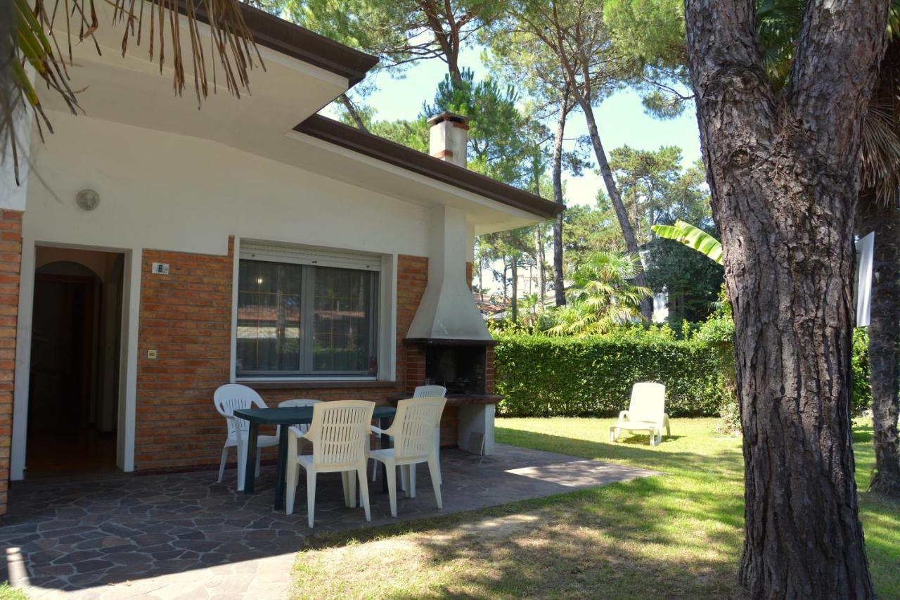 Villa A Lignano Con 2 Camere E Giardino ลินญาโน ซับเบียโดโร ภายนอก รูปภาพ