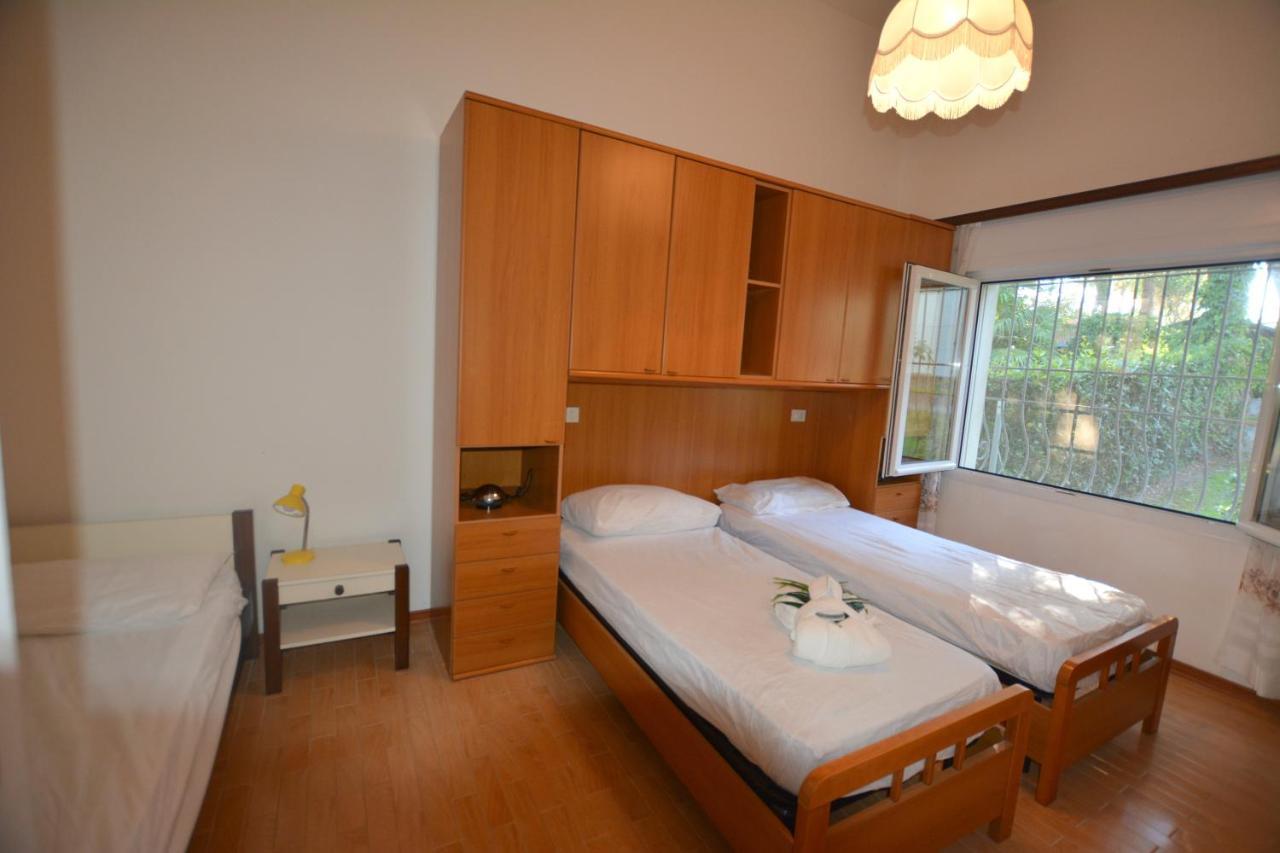 Villa A Lignano Con 2 Camere E Giardino ลินญาโน ซับเบียโดโร ภายนอก รูปภาพ